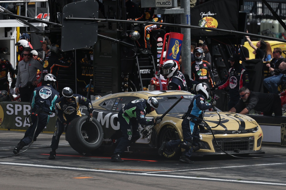 nascar-suspends-six-crew-members-following-las-vegas-race-weekend