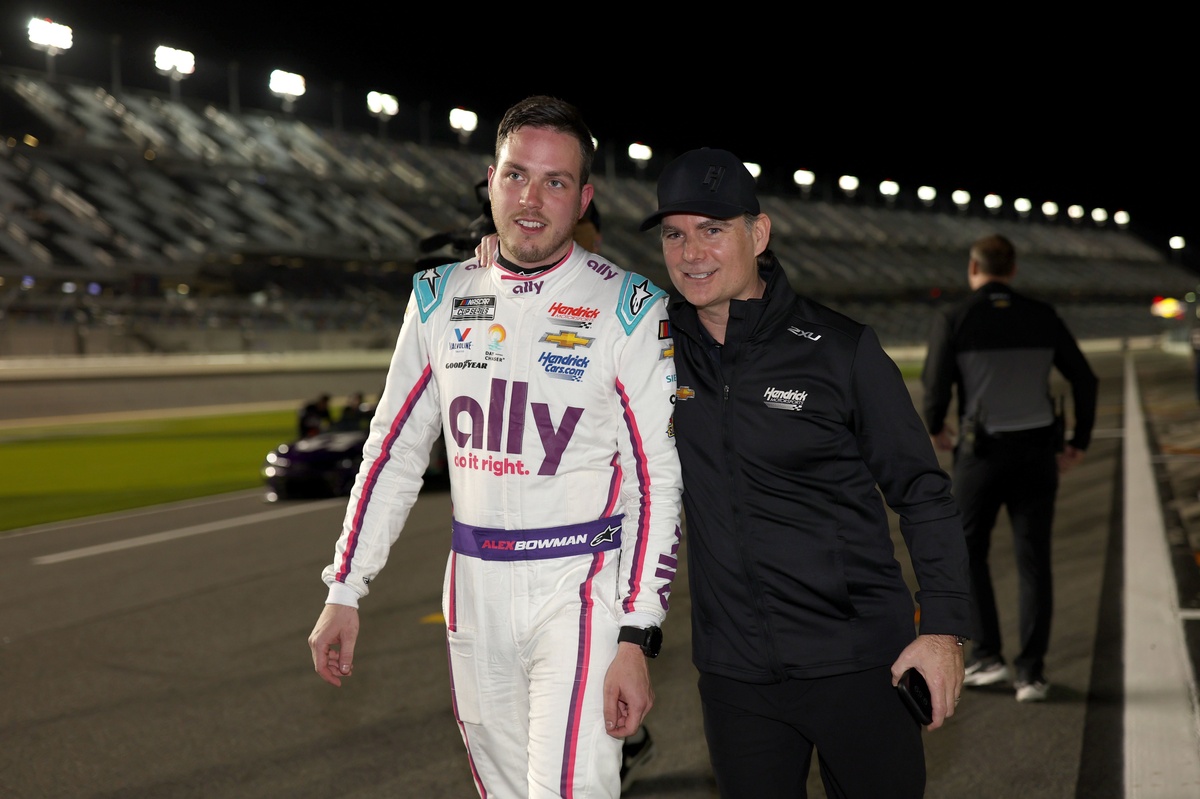 jeff-gordon-expresses-support-for-alex-bowman:-"this-is-our-guy"