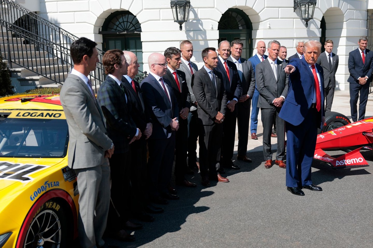 trump-meets-with-penske's-nascar,-indycar-and-imsa-stars-at-the-white-house