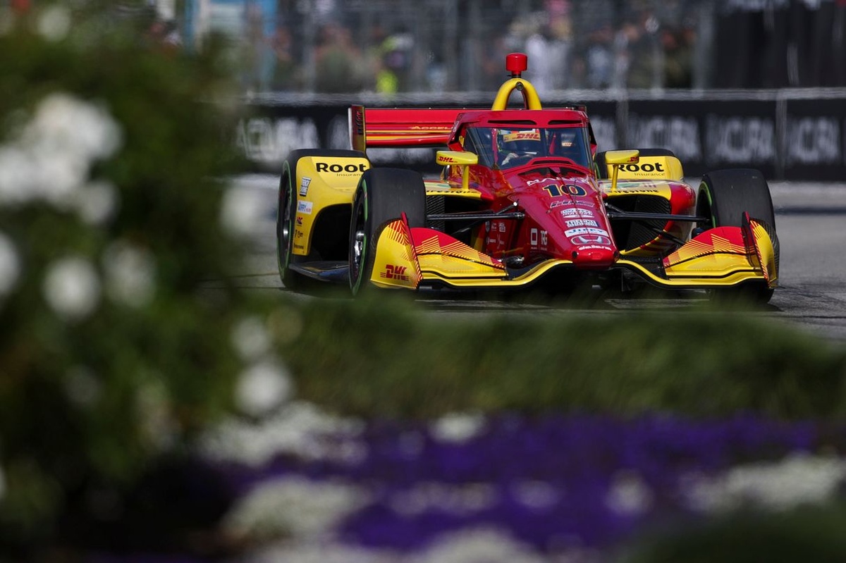 pit-stop-strategy-separates-the-winners-and-losers-in-indycar-long-beach-gp