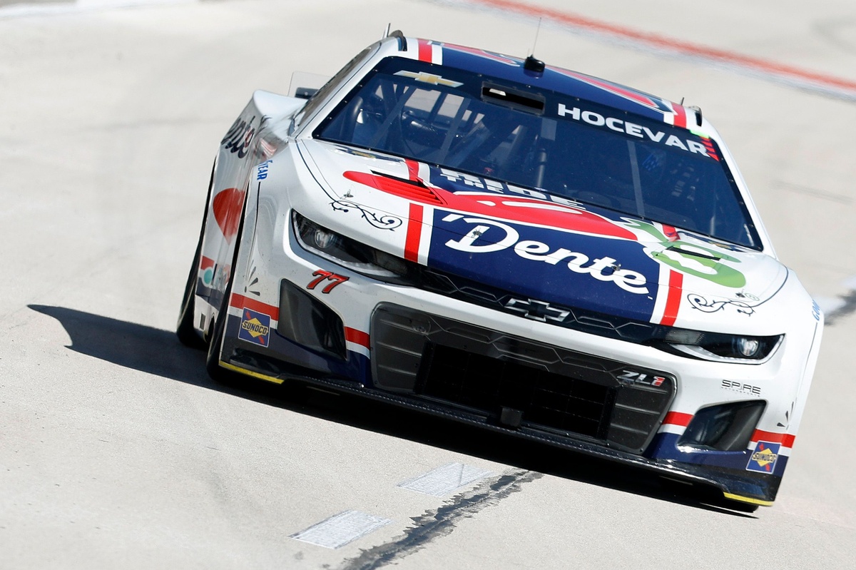 carson-hocevar-earns-first-nascar-cup-pole,-william-byron-2nd-in-texas