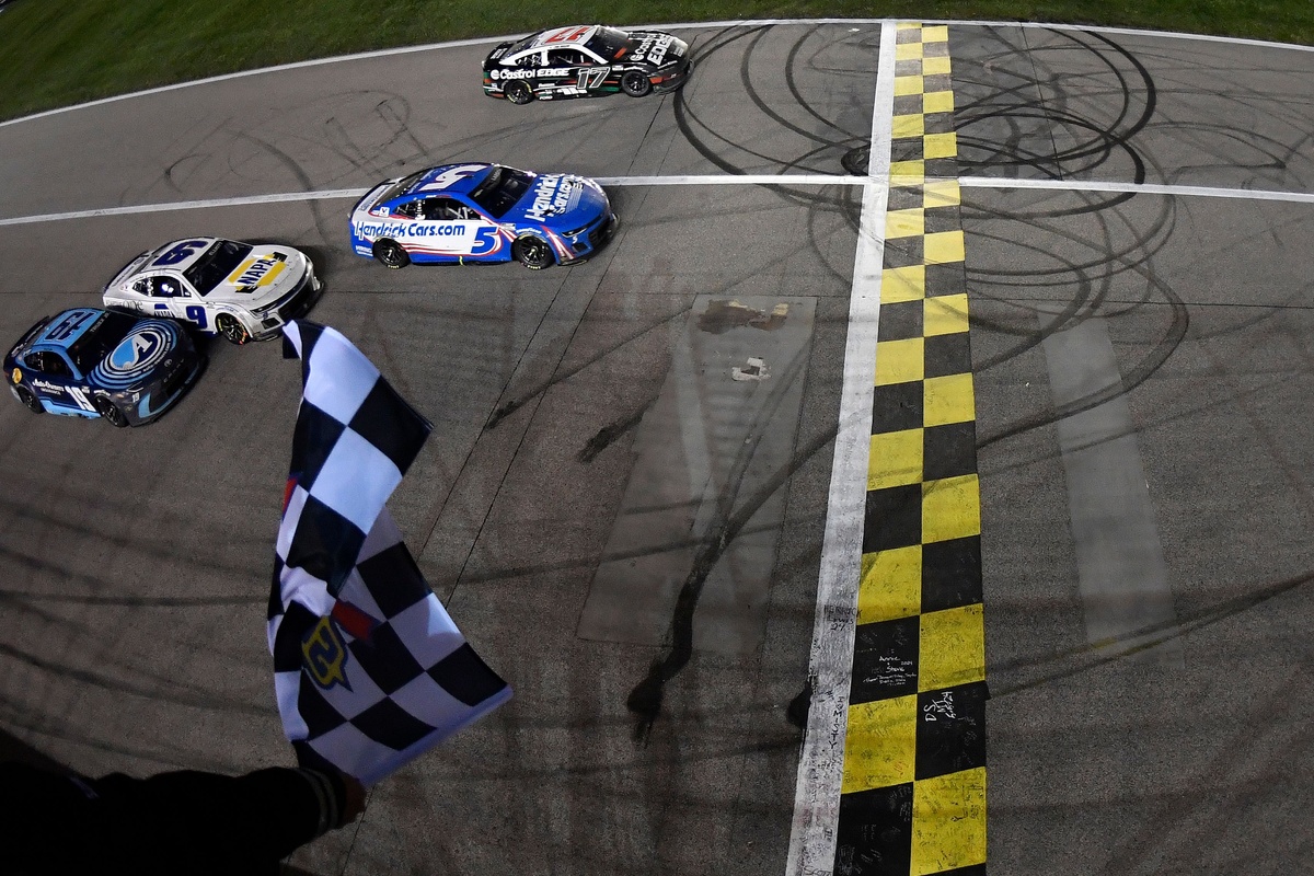 2025-nascar-at-kansas-schedule,-entry-list,-and-how-to-watch