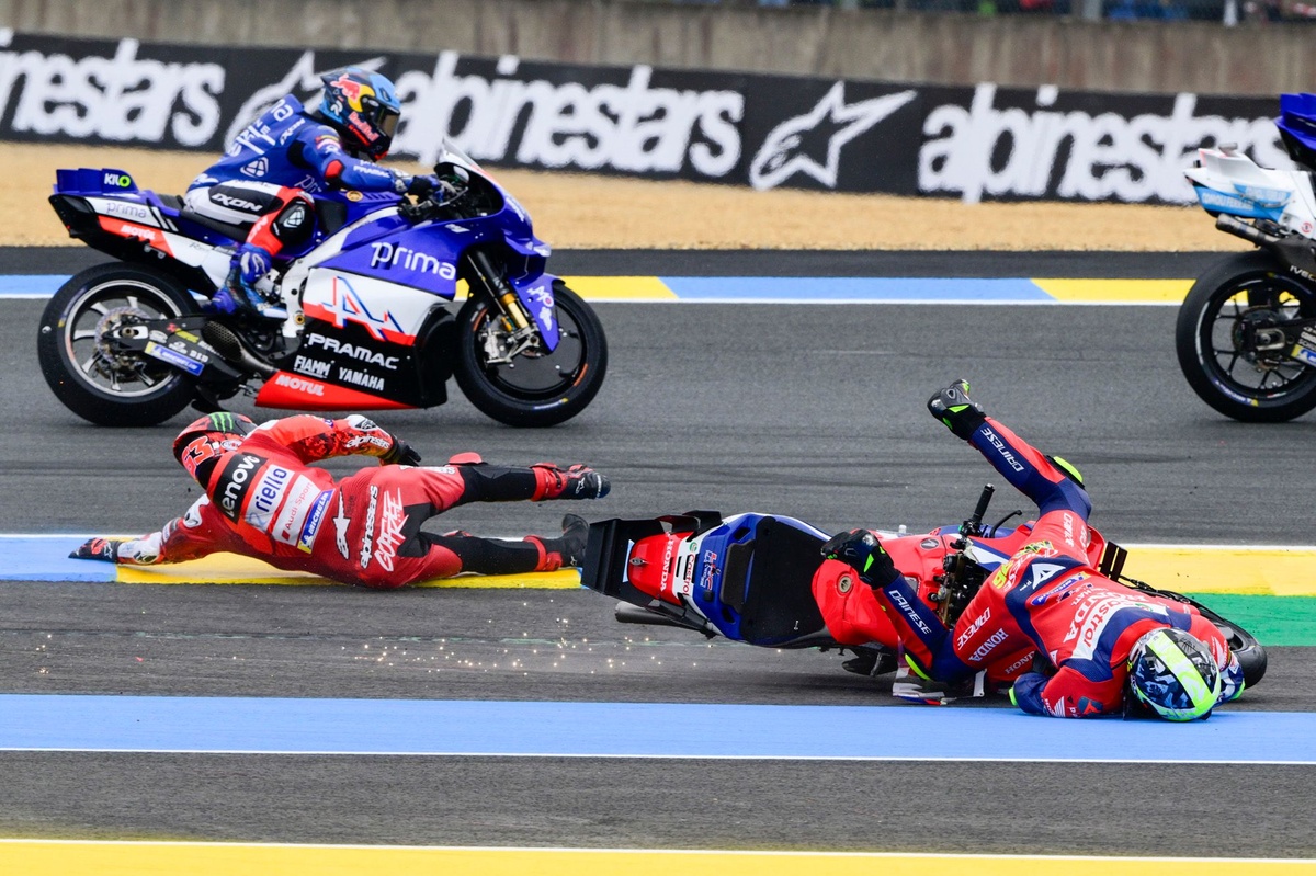 joan-mir-suffers-fracture-after-french-gp-collision-with-francesco-bagnaia