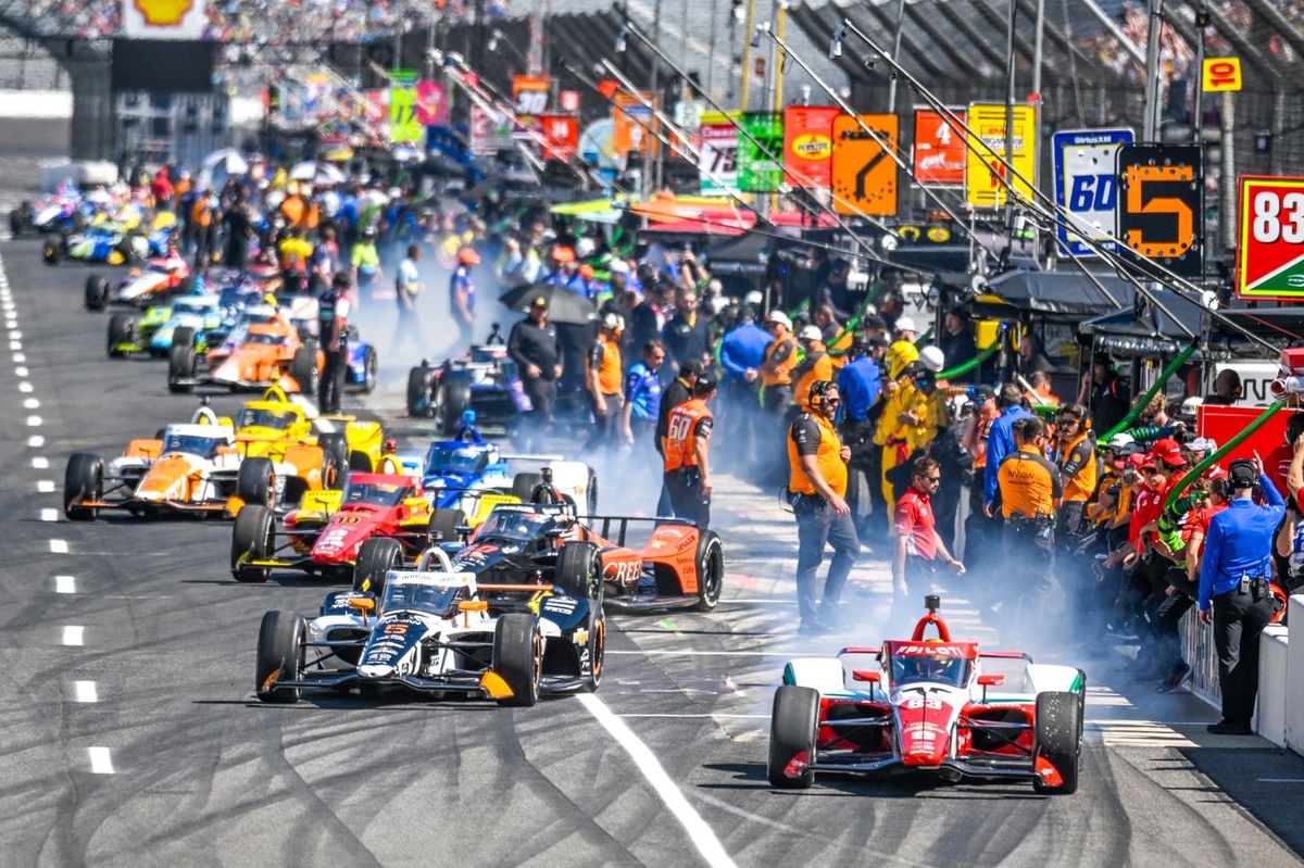 josef-newgarden-and-team-win-pit-stop-challenge-in-all-penske-final