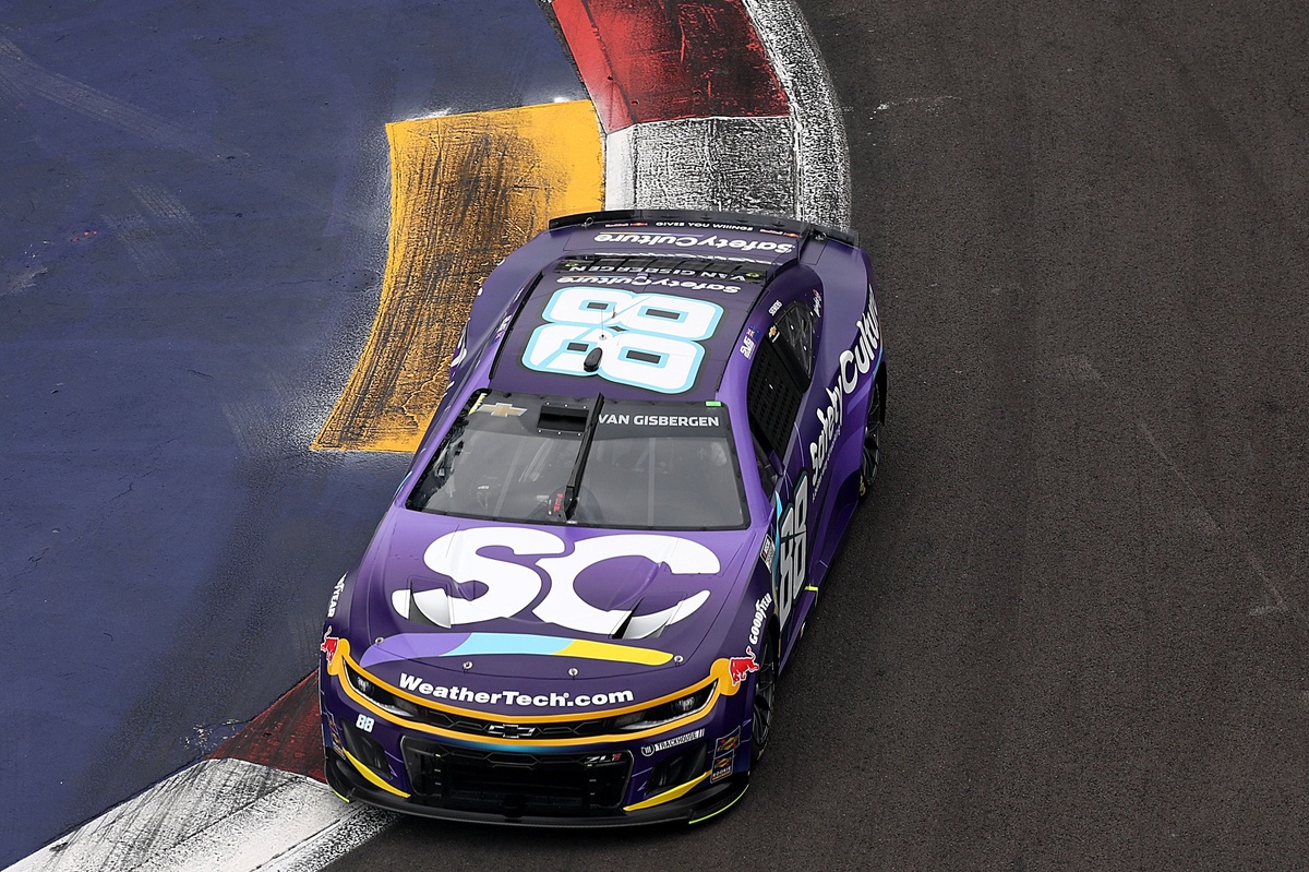 shane-van-gisbergen-earns-nascar-cup-pole-pole-in-mexico-city