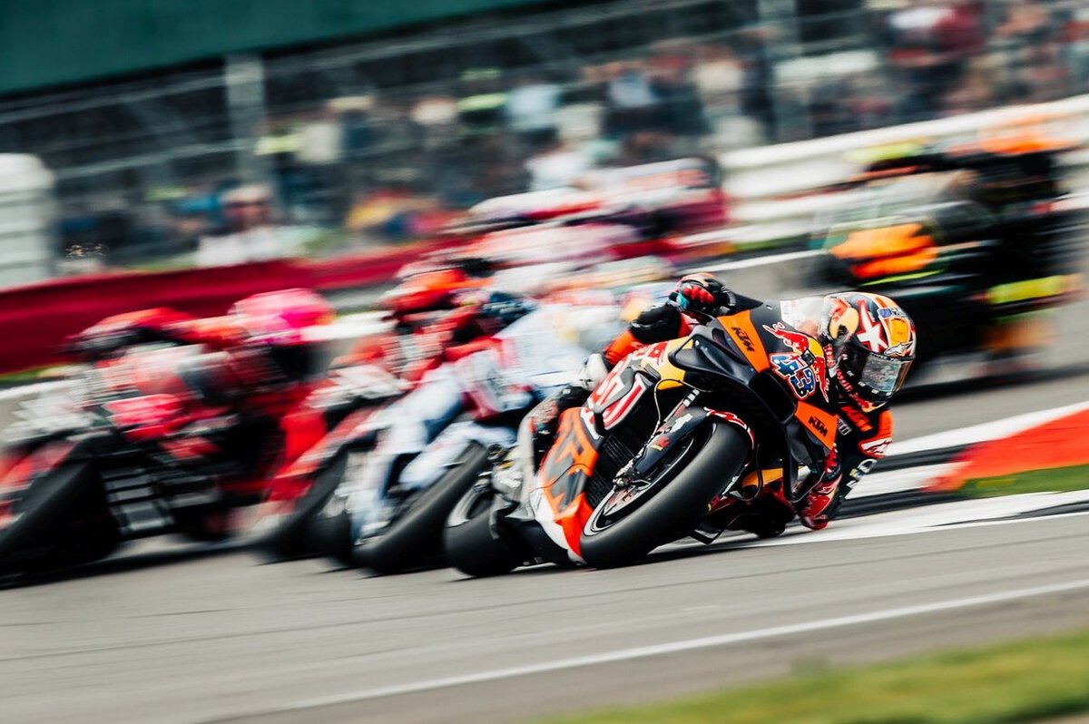 save-lives-and-win-the-motogp-experience-of-a-lifetime!