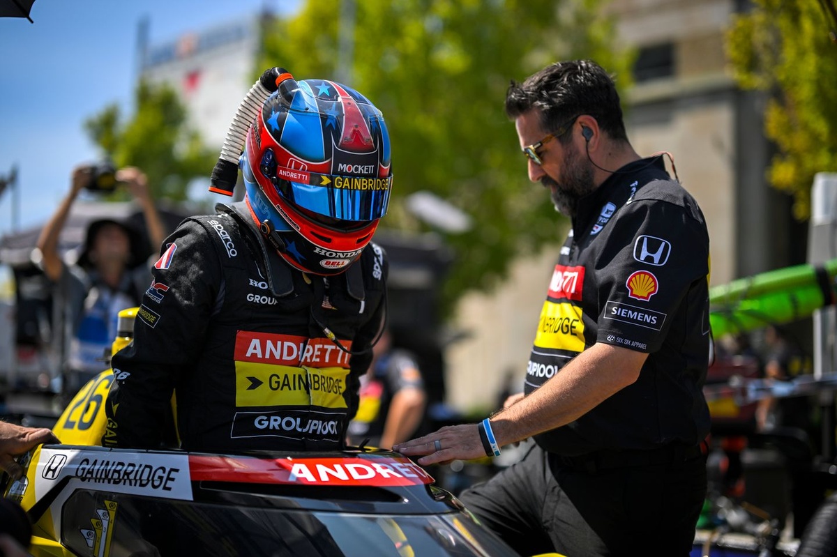 colton-herta-takes-pole-as-he-aims-for-indycar-toronto-repeat