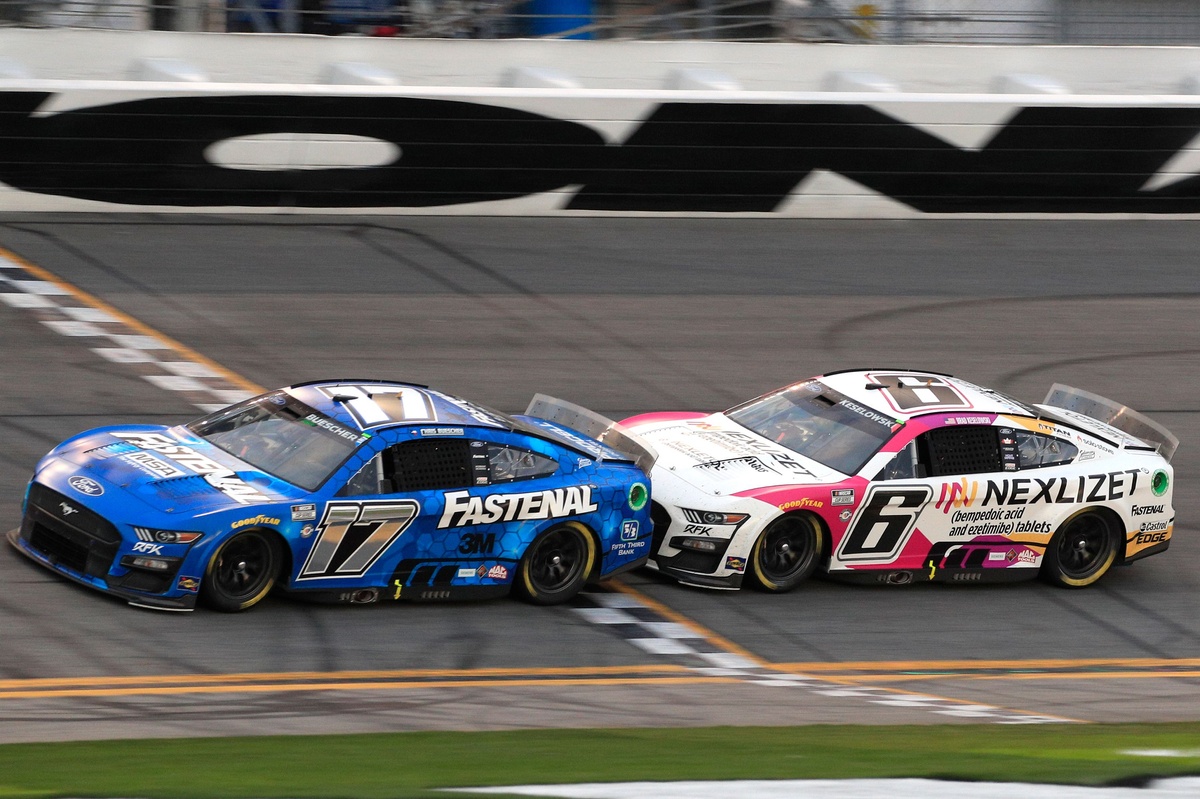 do-or-die:-tracking-nascar’s-most-desperate-teams-at-daytona