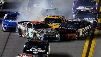 denny-hamlin-blames-bubba-wallace-for-daytona-pileup-crash