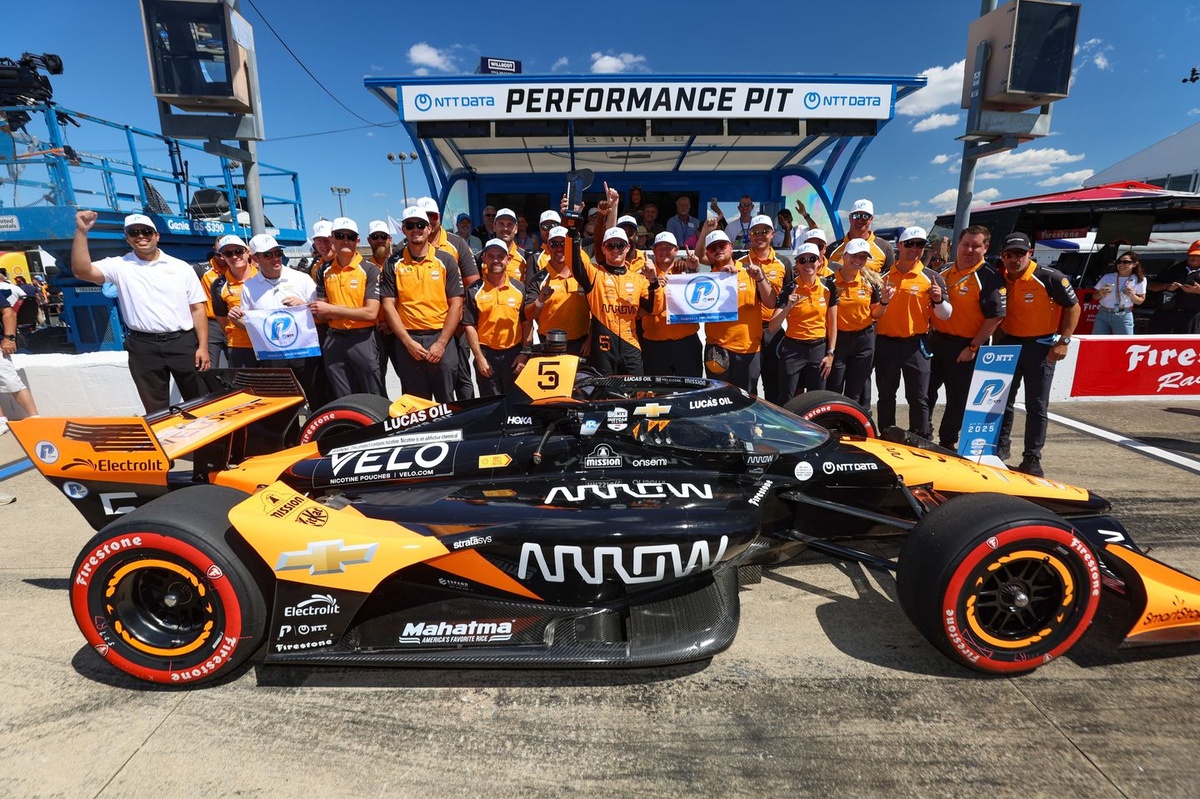 pato-o’ward-claims-202.621-mph-pole-lap-for-indycar-finale