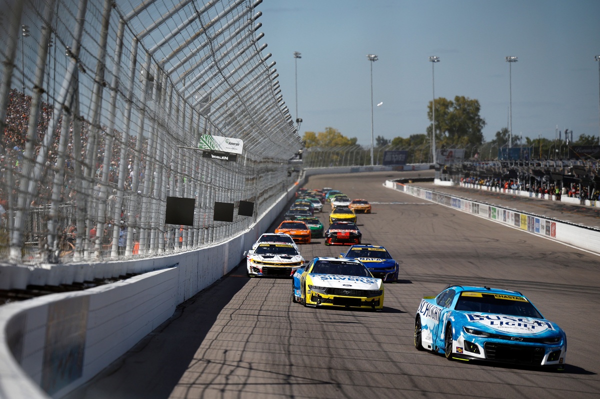 nascar-threatens-disqualifications-for-post-race-landscaping