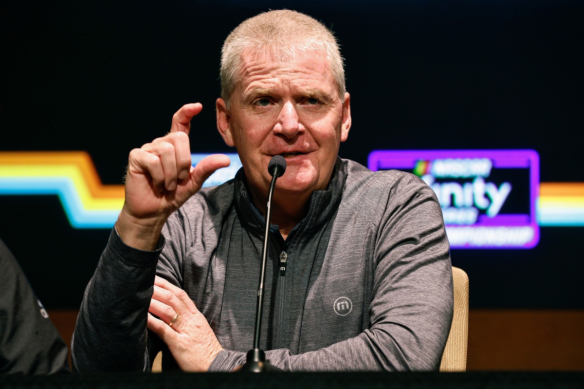 jeff-burton-explains-why-nascar-playoff-critics-have-him-“a-little-bit-flustered”