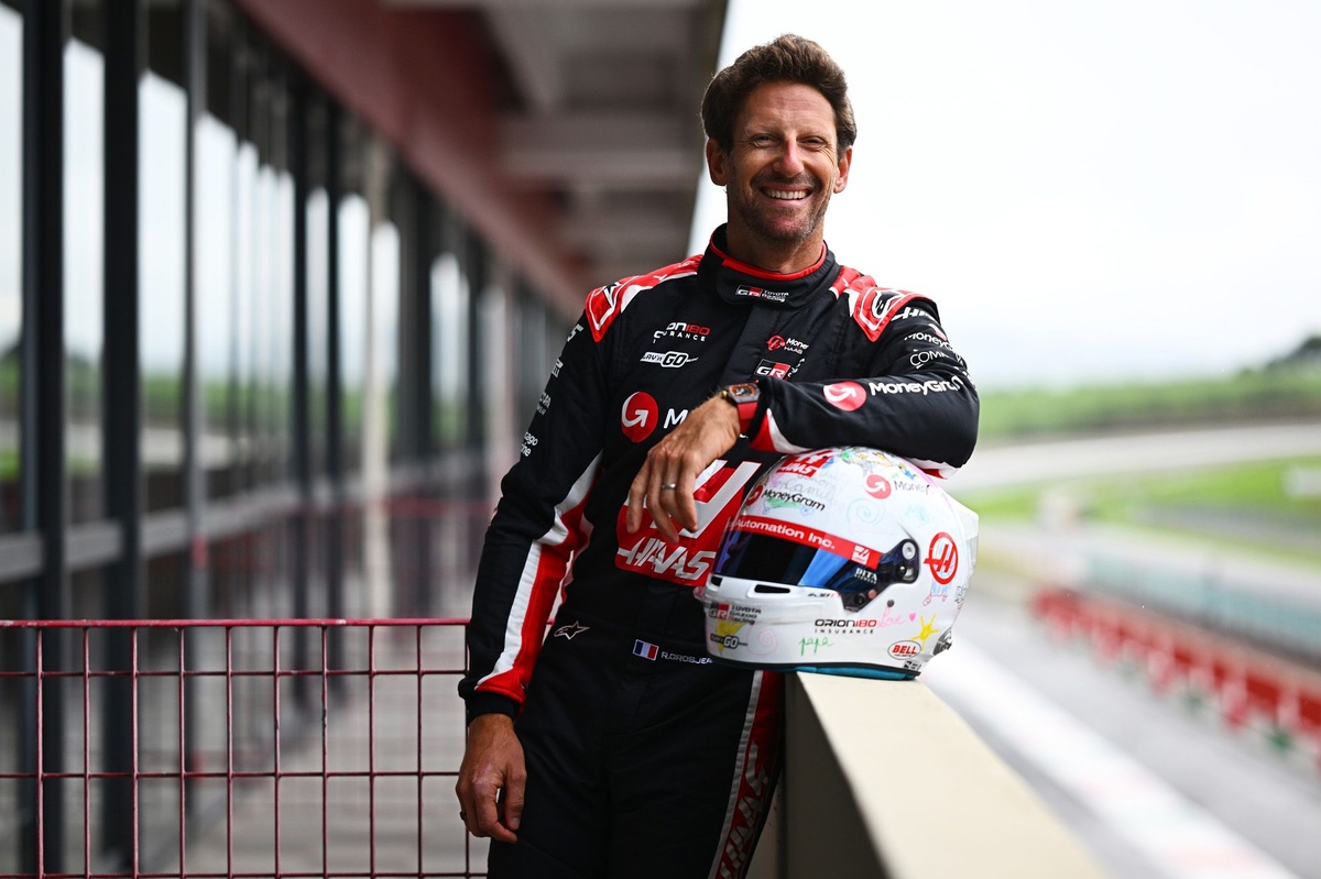 romain-grosjean-unveils-special-helmet-for-haas-f1-outing-as-he-brings-back-unused-2020-design