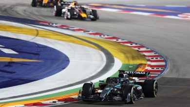 f1-singapore-gp:-george-russell-wins-from-pole-as-mclaren-takes-constructors'-crown