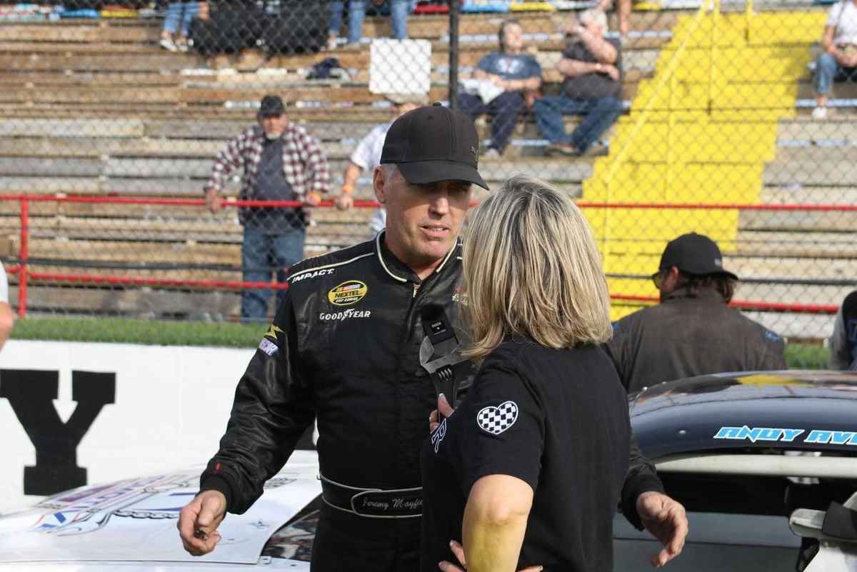 still-exiled-nascar-star-wins-short-track-championship