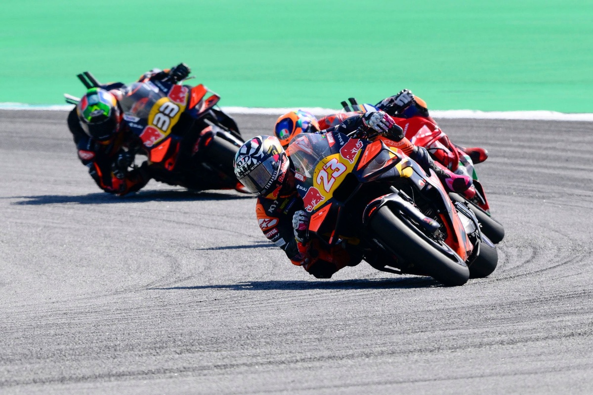 why-did-ktm-succeed-and-aprilia-struggle-in-motogp’s-malaysian-gp?