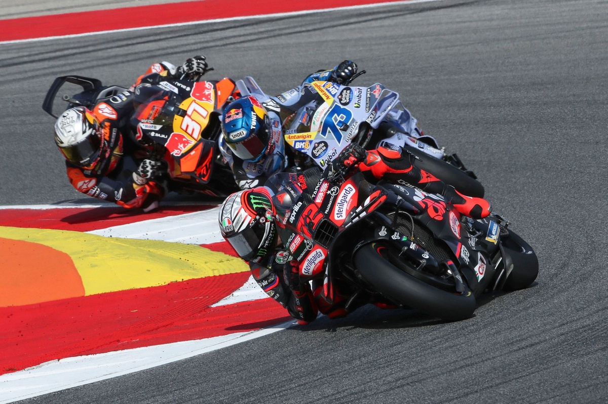 motogp-portuguese-gp:-marco-bezzecchi-powers-to-portimao-victory