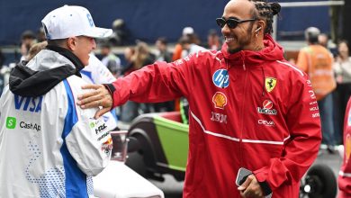 lewis-hamilton-calls-out-“older-drivers”-as-he-pledges-support-for-f1-rookies
